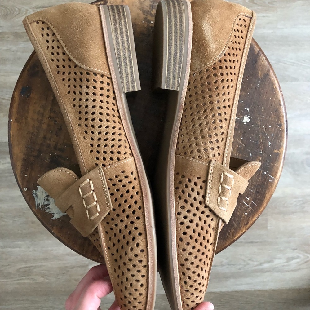 Bass Ellie Camel Size 8M Suede perforated Loafers - Picture 5 of 8